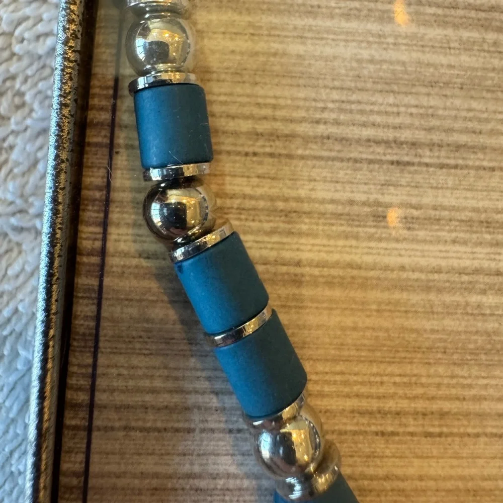 Streetwise Magnetic Hematite Necklace early 2000’sBlue Beads‎ 20” NOS Sealed Tin